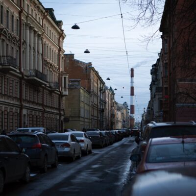 В Петербурге изменят правила парковки во дворах