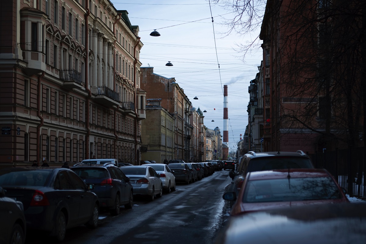 В Петербурге изменят правила парковки во дворах
